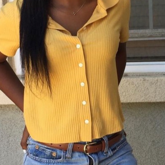 Abercrombie & Fitch - Picture 3 of 3